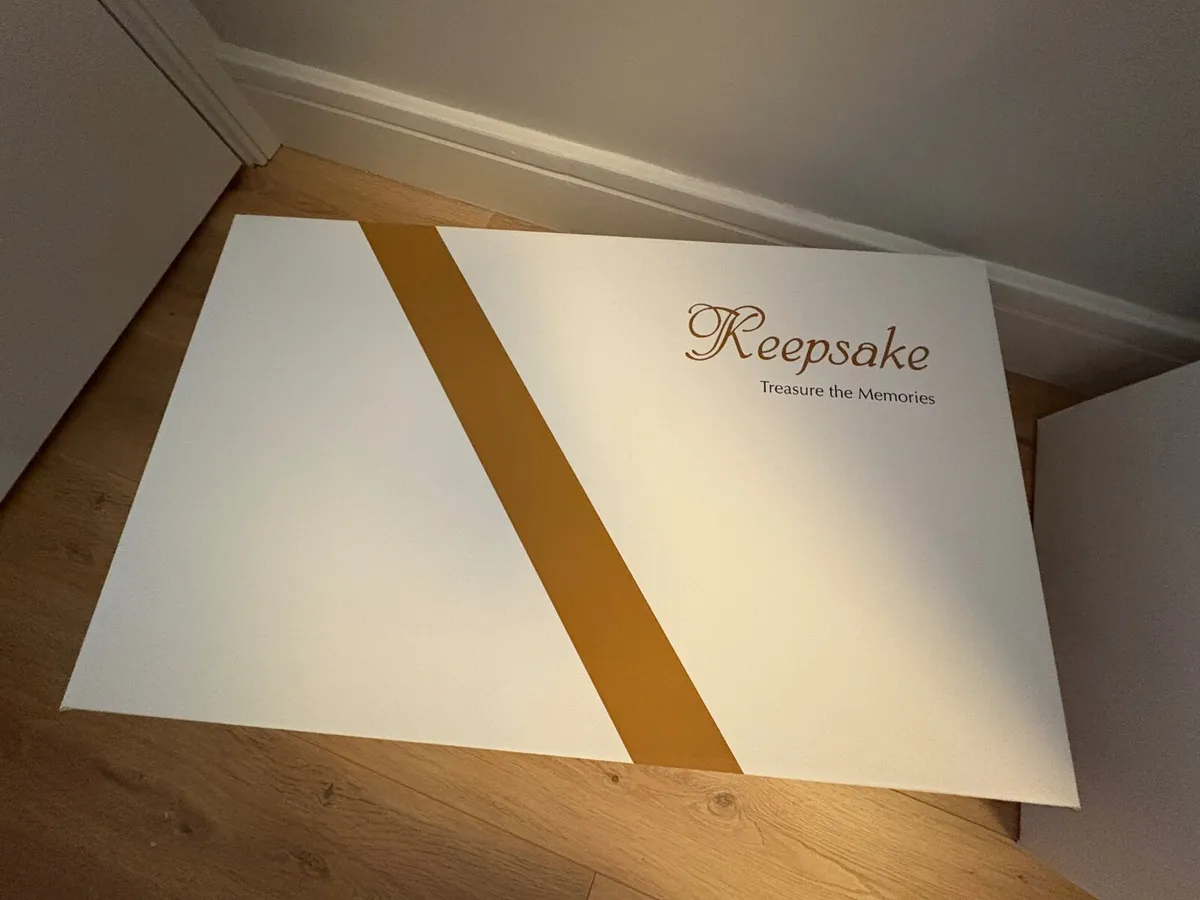 Wedding dress storage box - Image 1