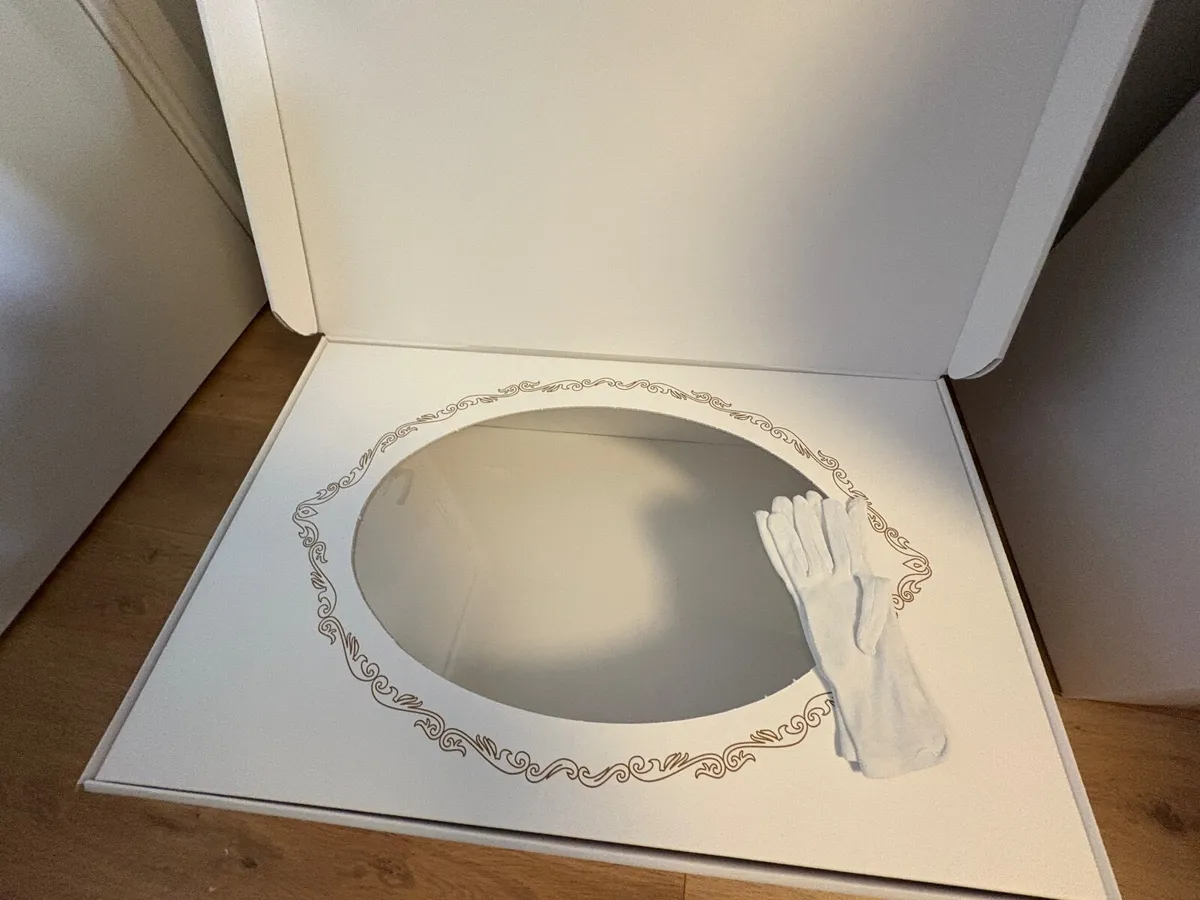 Wedding dress storage box - Image 2