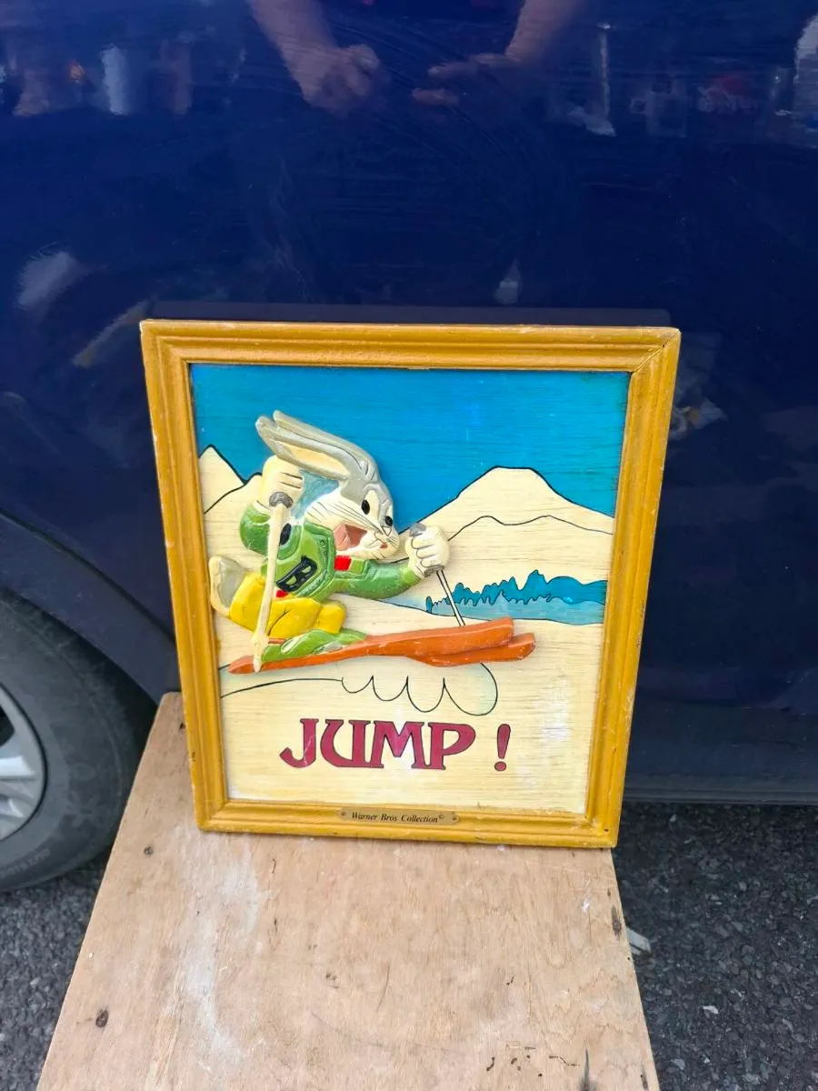 Jump warmer bros bugs bunny frame in wood