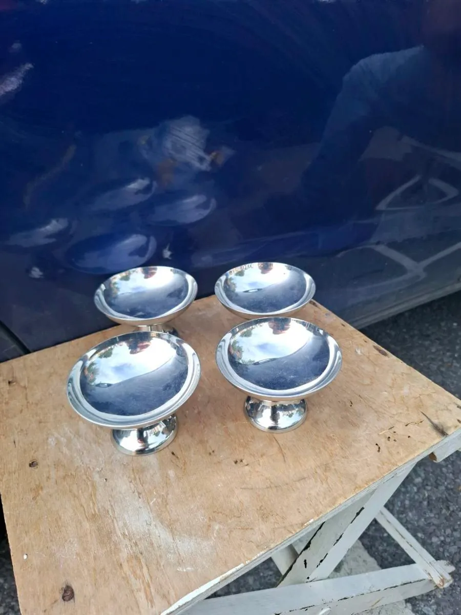 4 ice cream cups