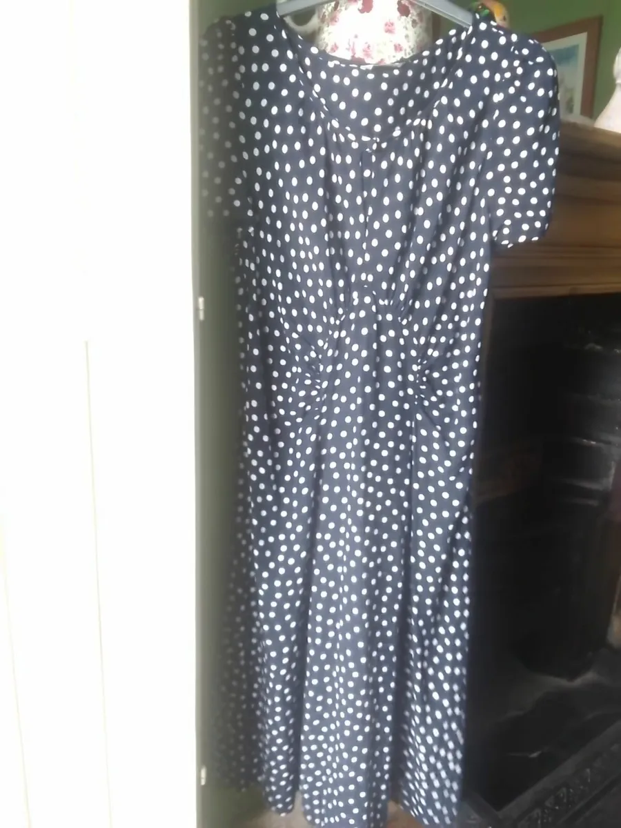 VINTAGE M&S NAVY POLKA DOT MIDI TEA DRESS 14 - Image 3