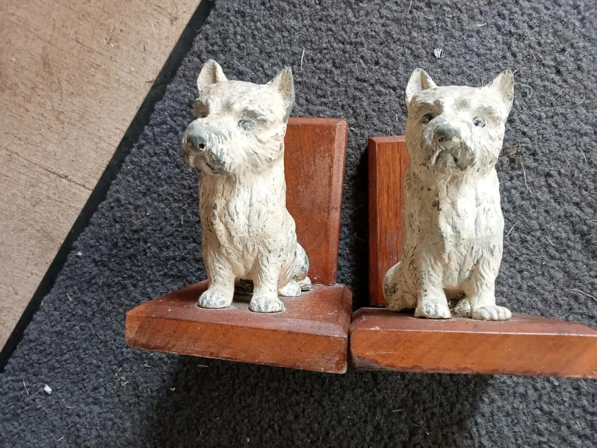 Old dog book ends - Image 2