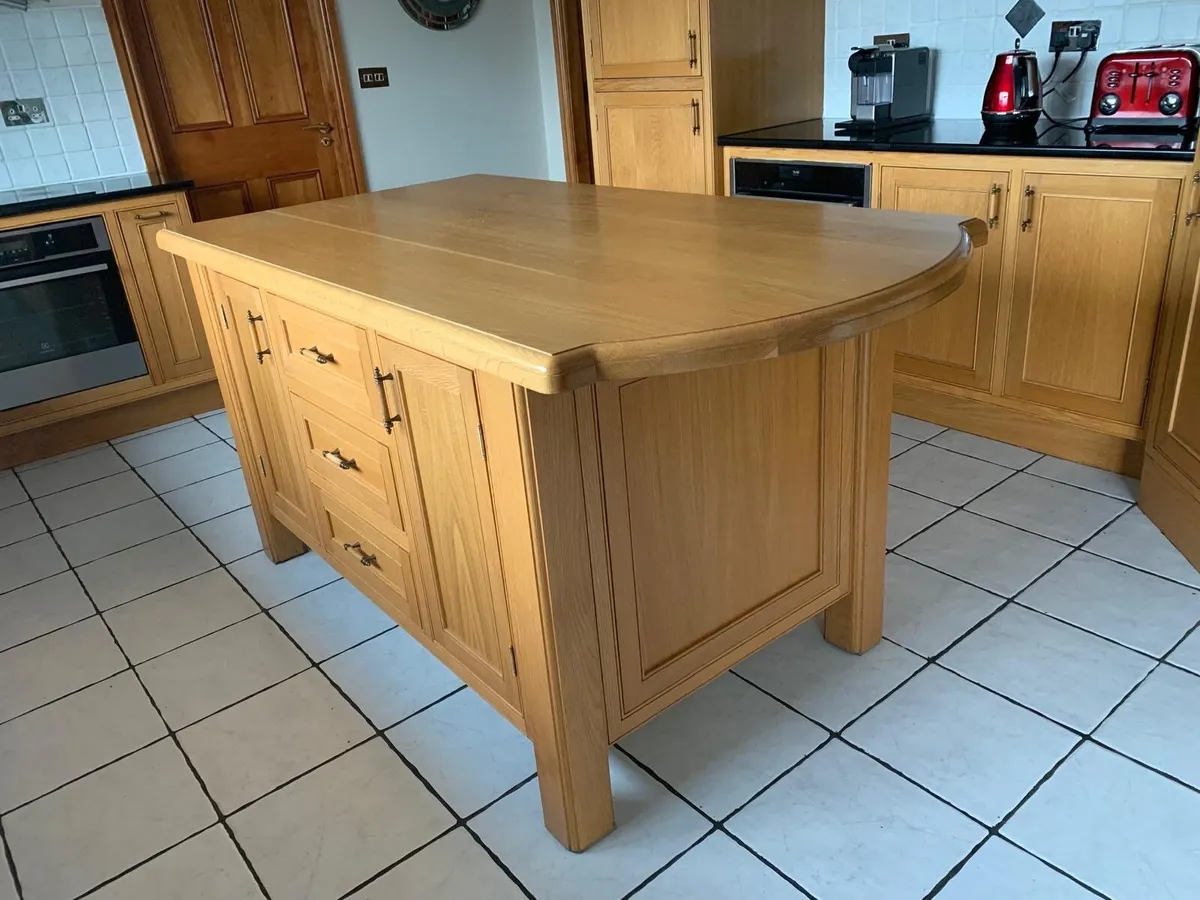 Kitchen island