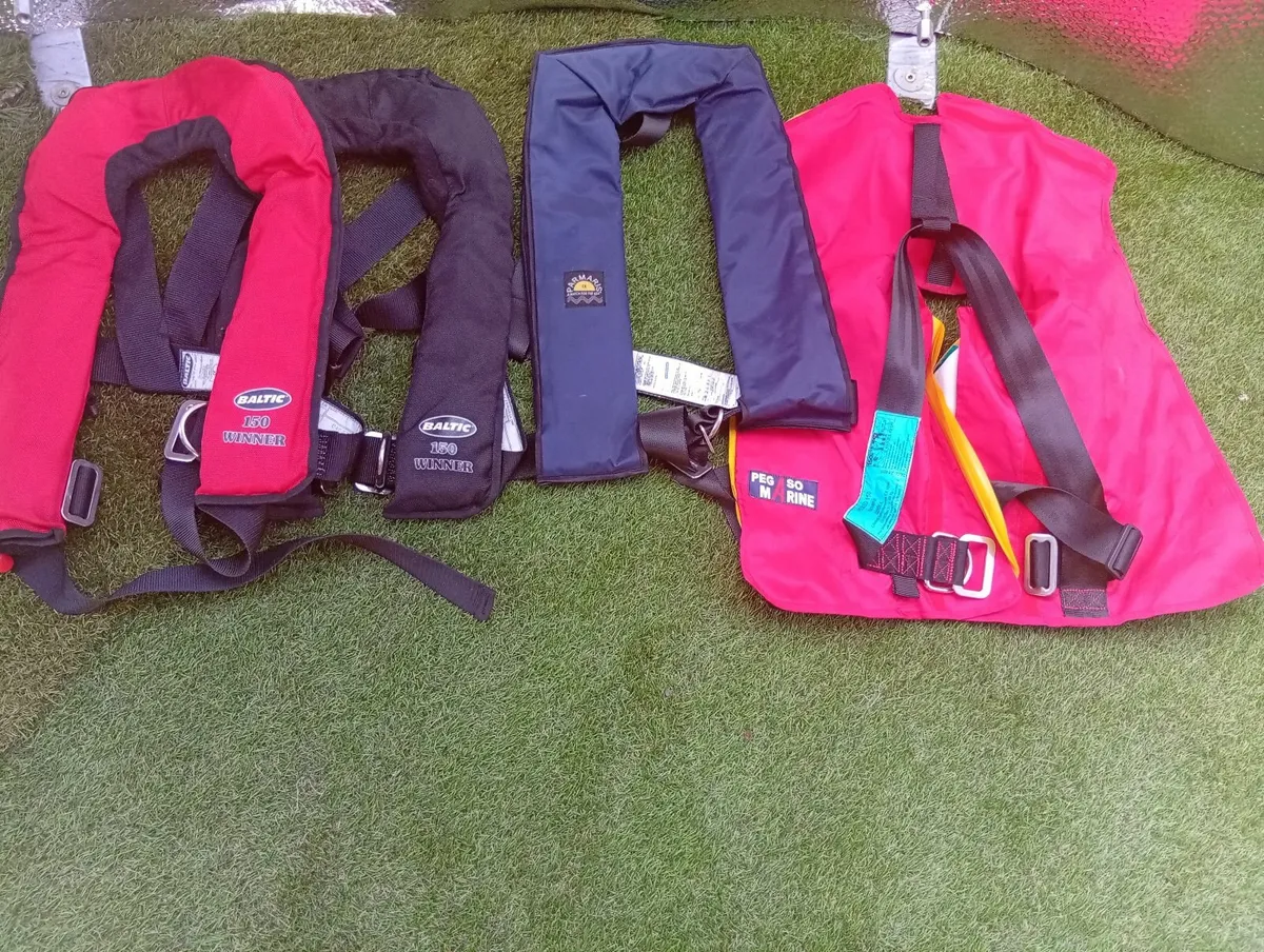 Quality Automatic Life jackets 4pairs - Image 1