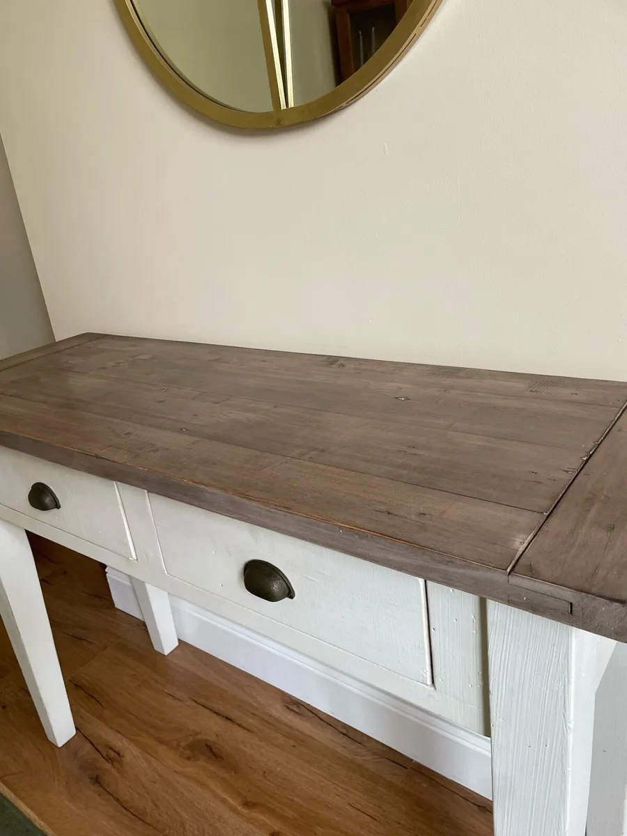 Console Table - Image 3