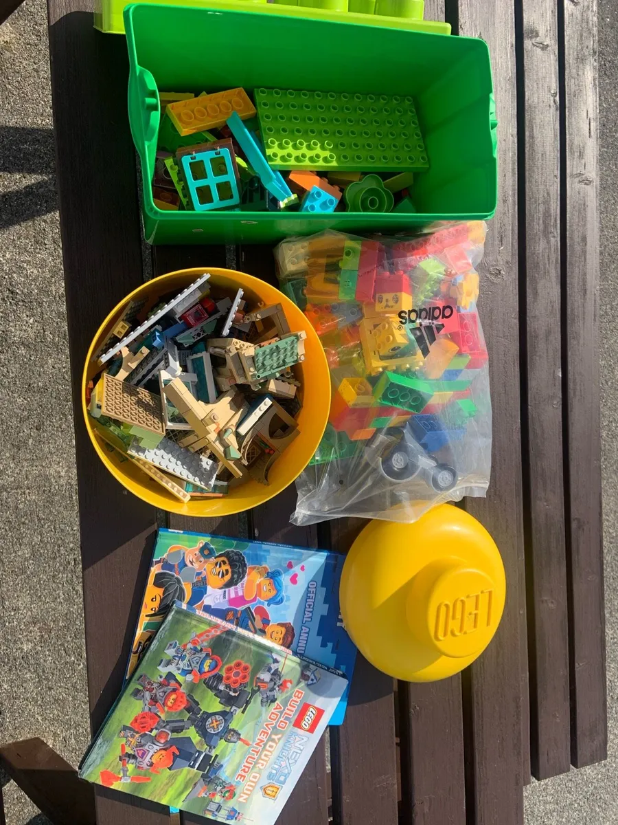Mixed Lego plus 2 boxes & books - Image 1
