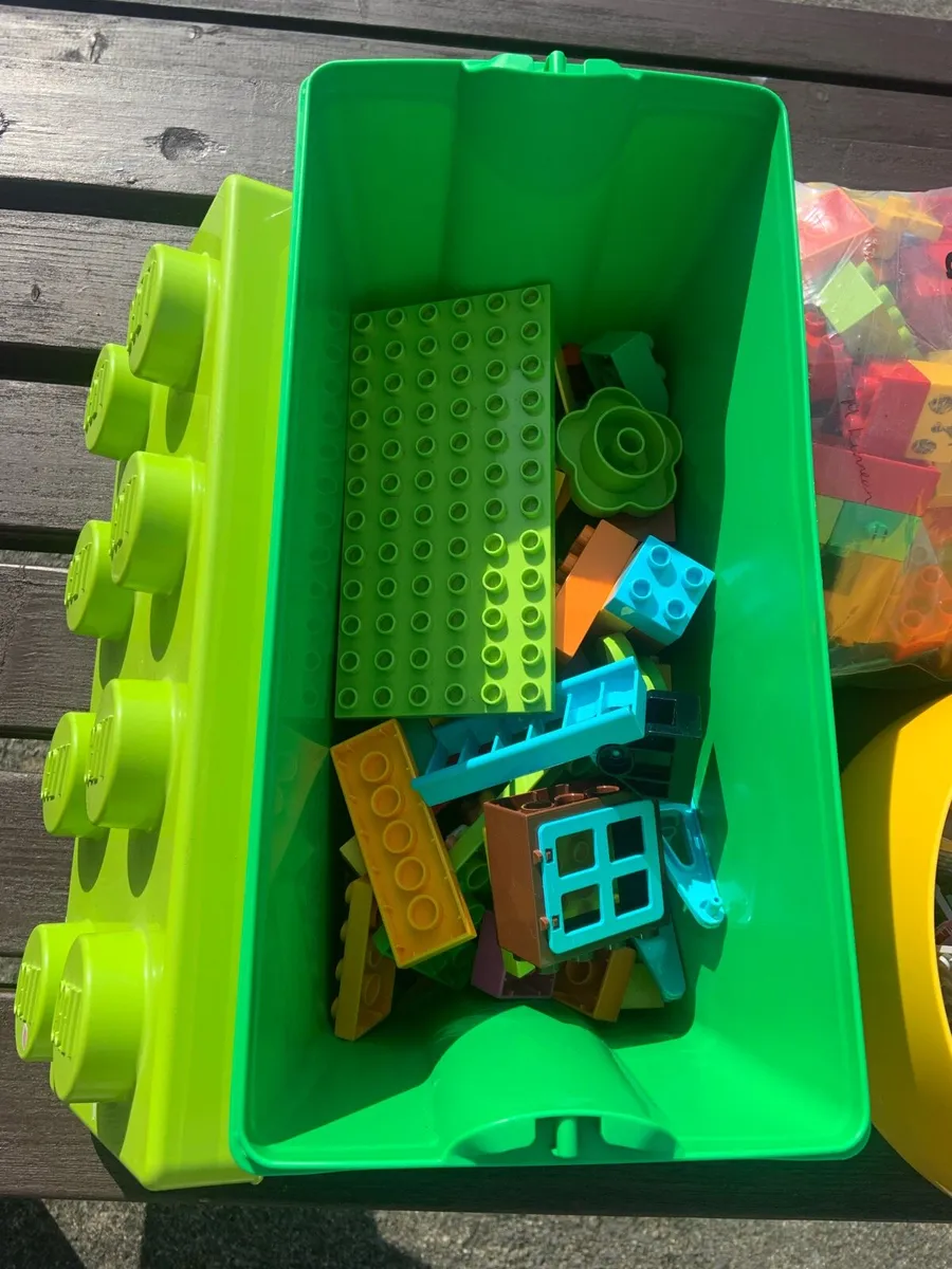 Mixed Lego plus 2 boxes & books - Image 2