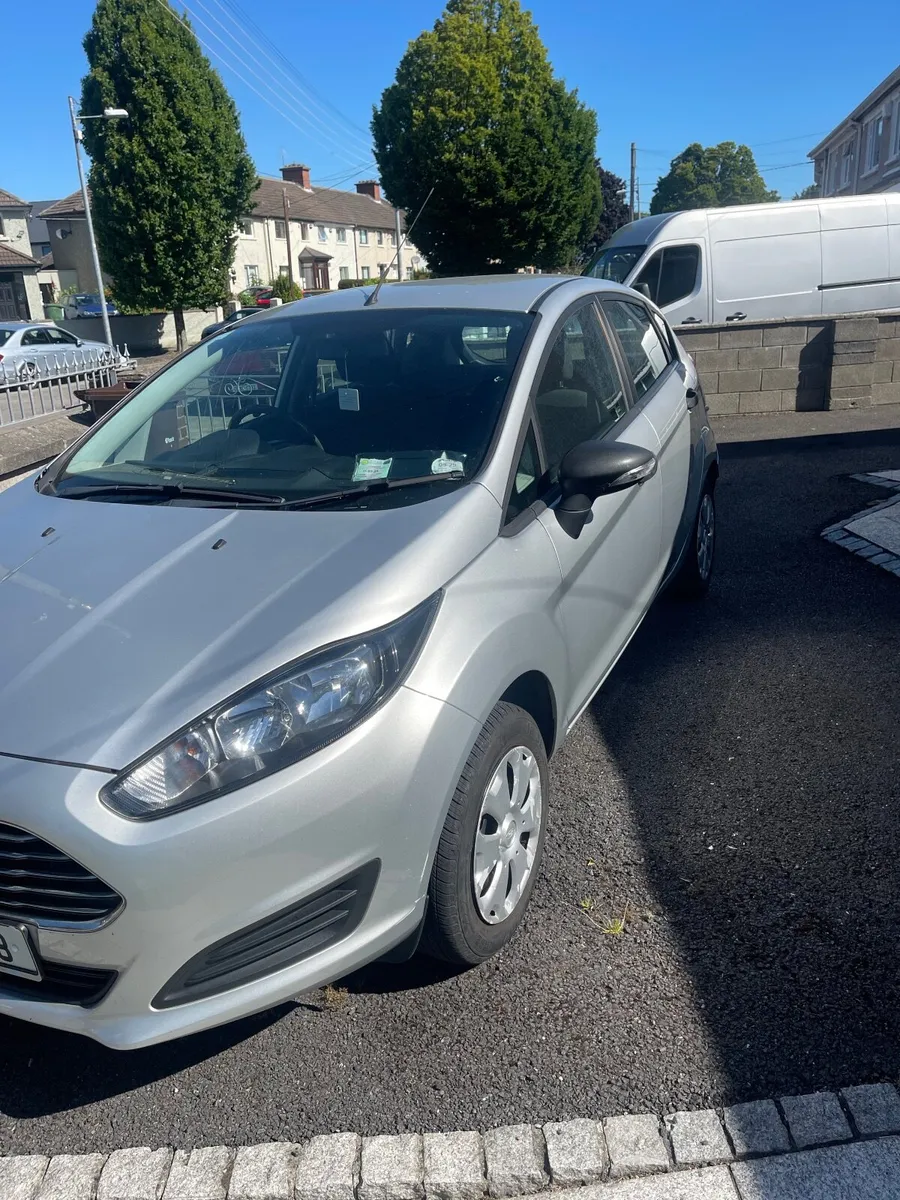 Ford Fiesta 2013 - Image 2