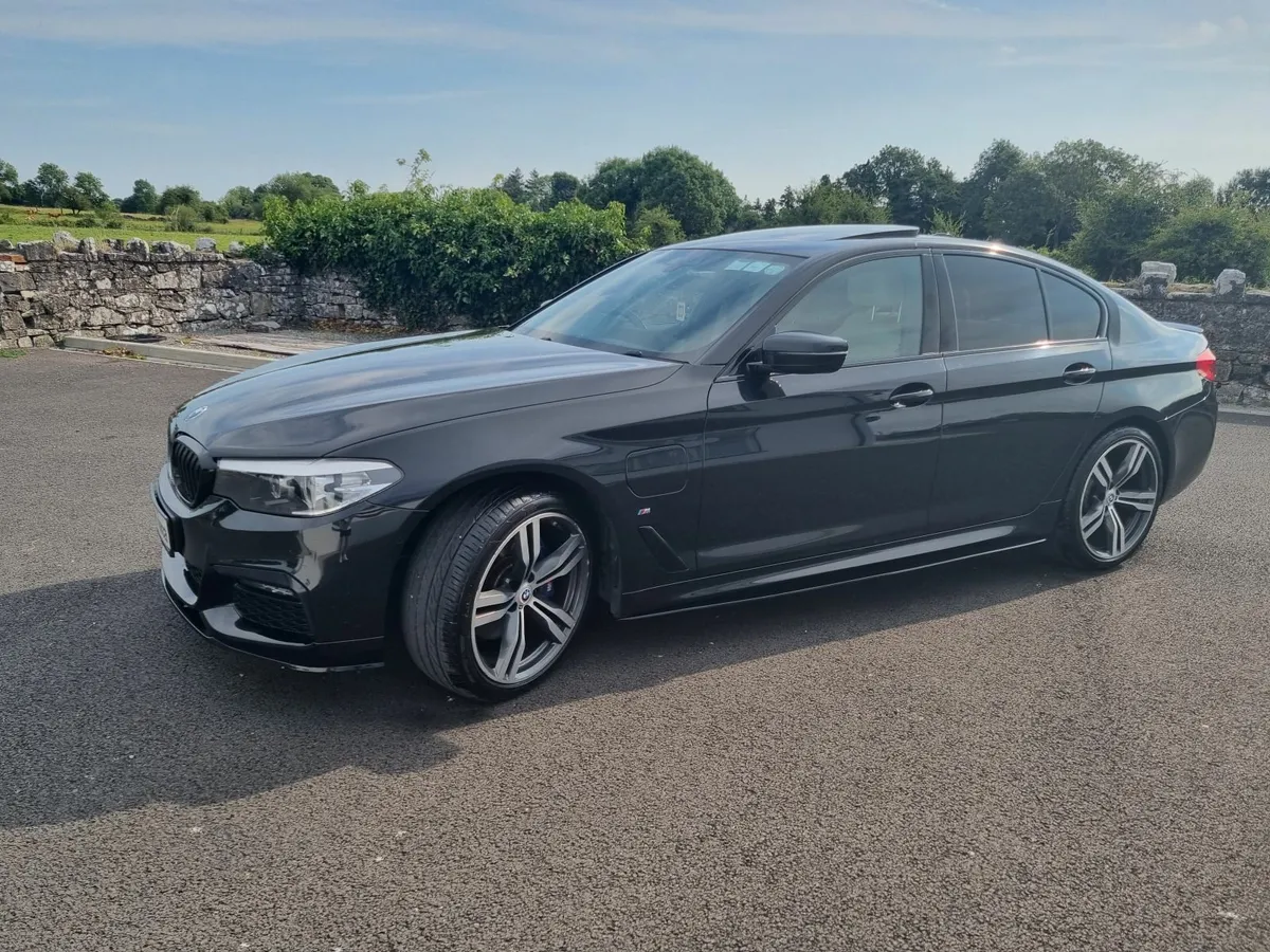 BMW 5-Series 2019 - Image 1