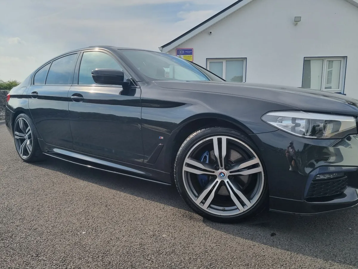 BMW 5-Series 2019 - Image 4