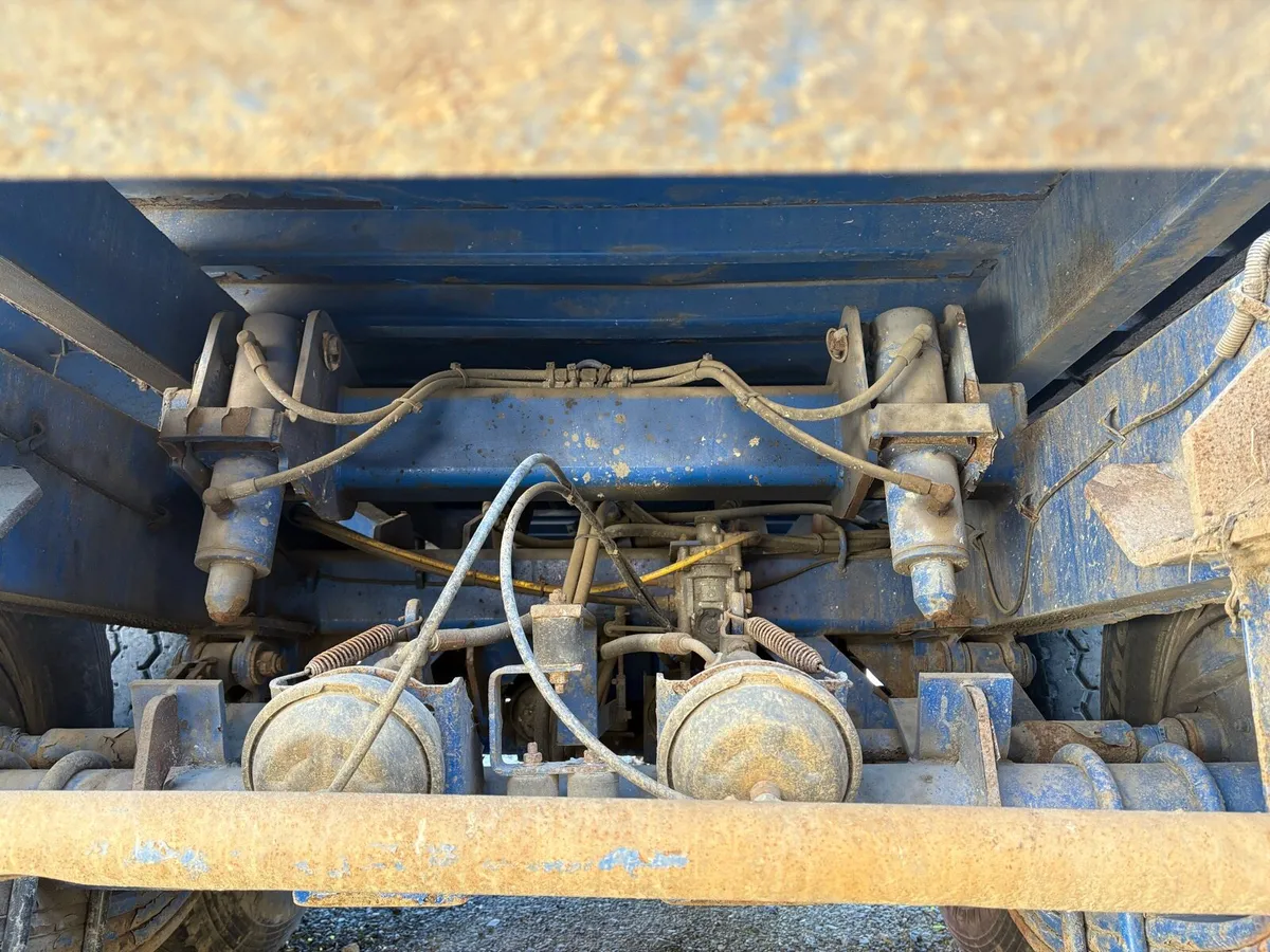 Dump trailer - Image 2
