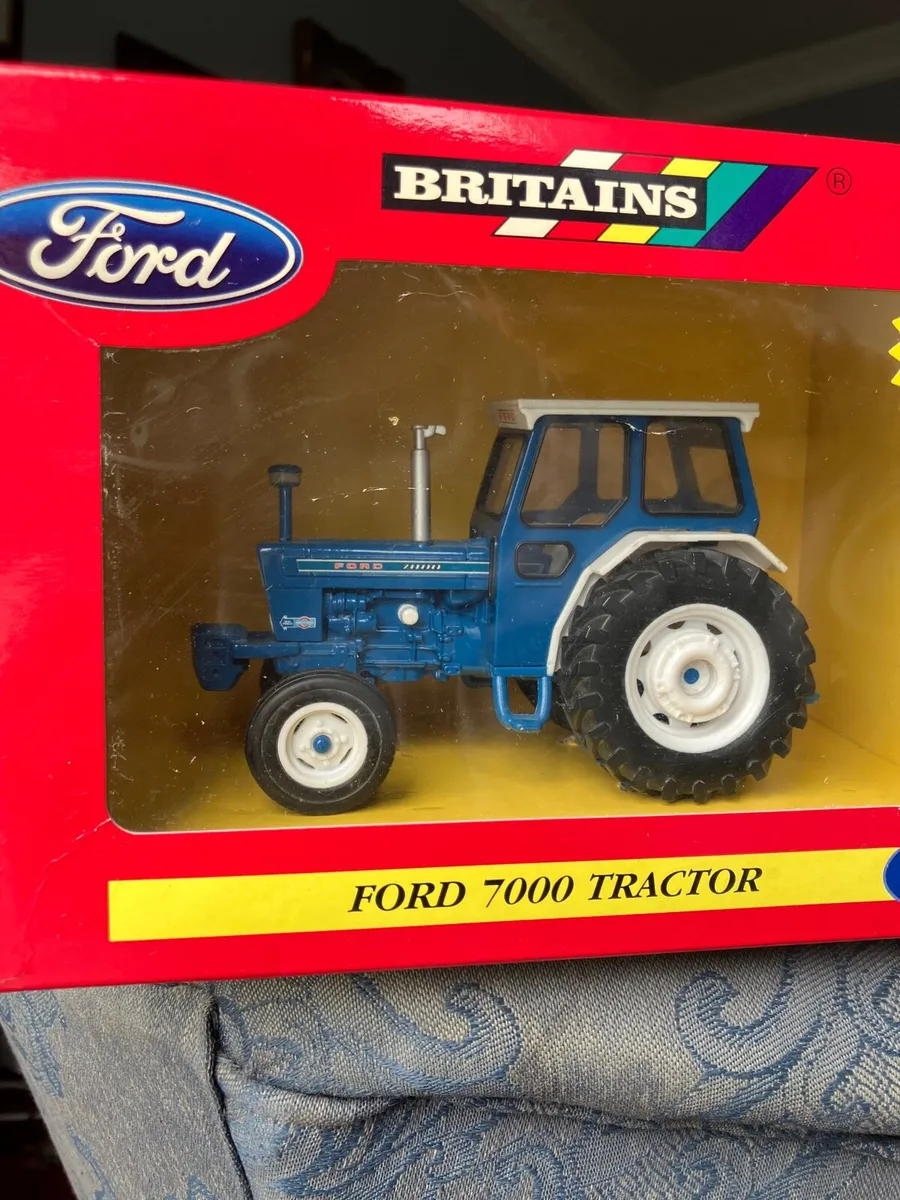 Ford 7000 blue sticker - Image 1