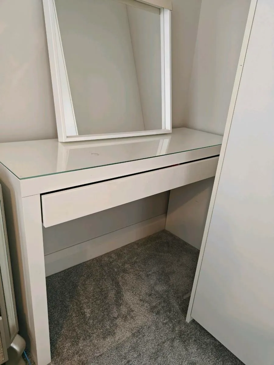 Ikea malm makeup desk, mirror and lights - Image 3