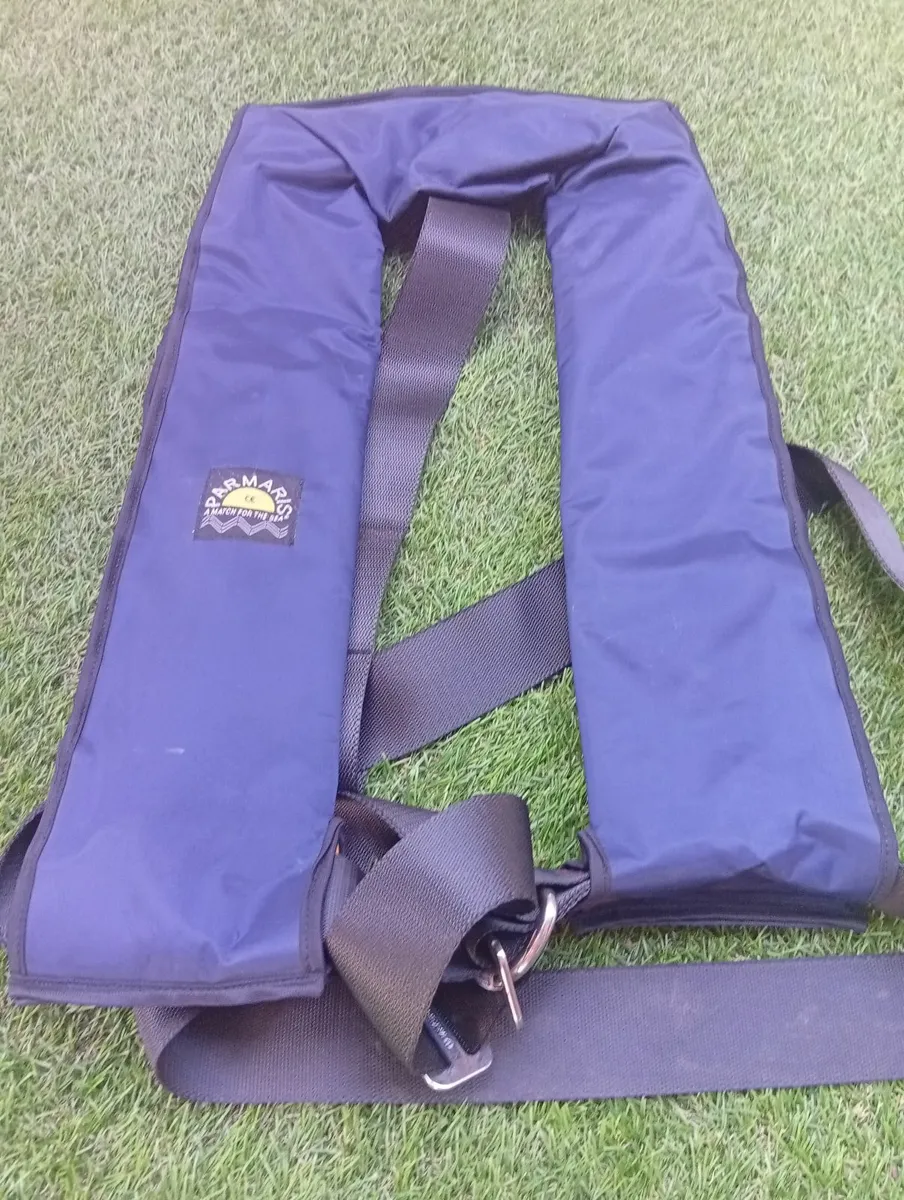 New Quality Automatic life jacket/vest - Image 1
