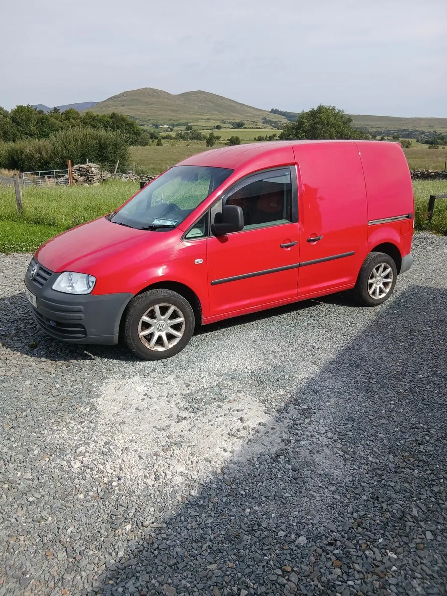 Volkswagen Caddy 2010 - Image 2