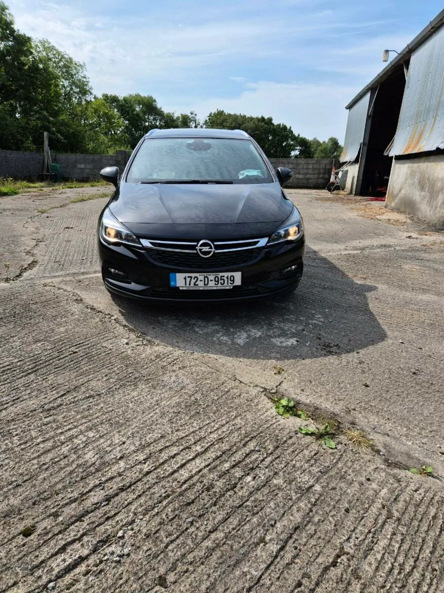 Opel Astra Sports SRI Tourer 1.6 CDTI  2017 - Image 1