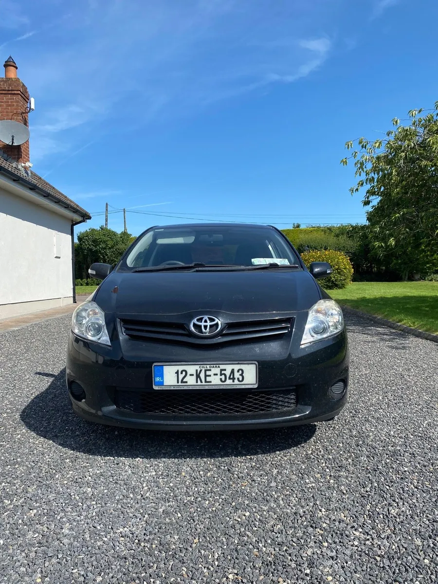 2012 Toyota Auris - Image 1