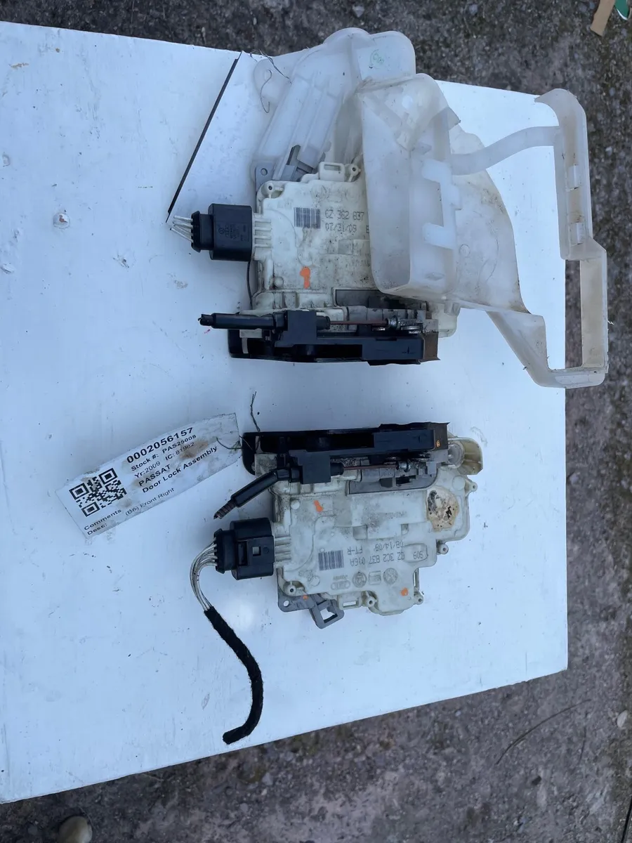 VW Passat 2009 locking mechanism (actuator set) - Image 4