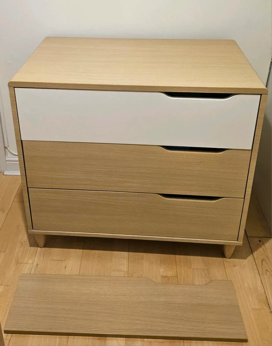Chest of drawers - Sleek & Stylish - Image 2