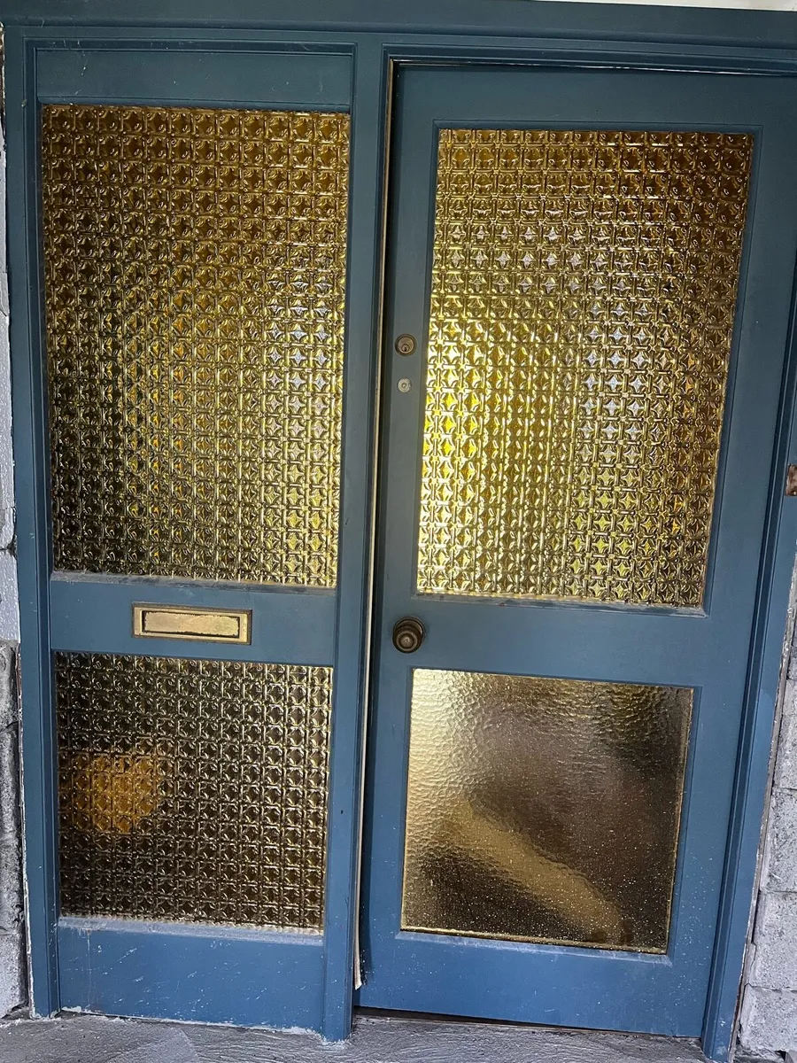 Front door - Image 1