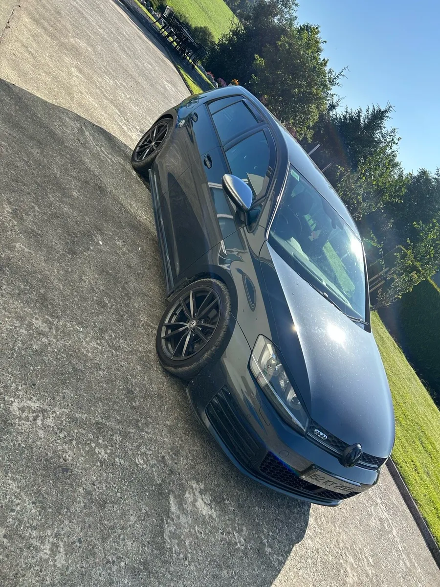 Volkswagen Golf 2015 - Image 1