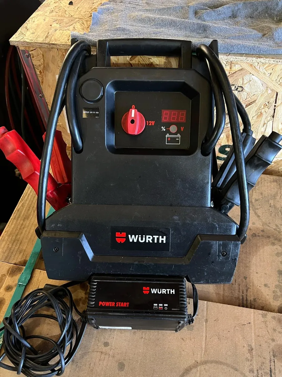 Booster Power‑Start WPS 12‑700 (12 V / 900 A)