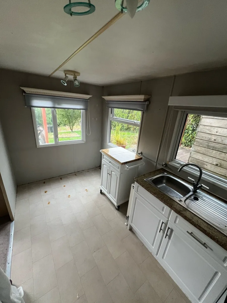 Mobile Home - Image 3
