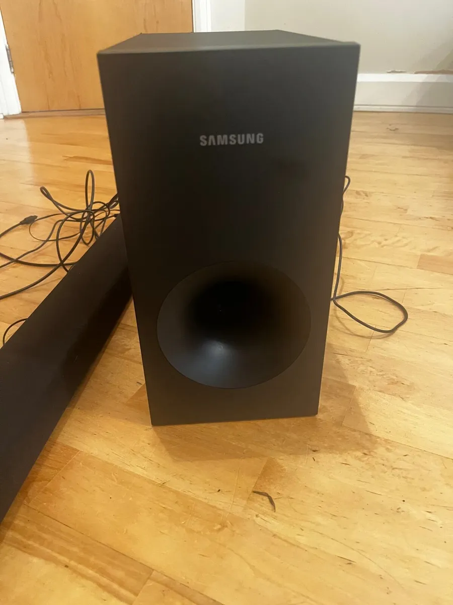 Samsung soundbar and subwoofer - Image 2