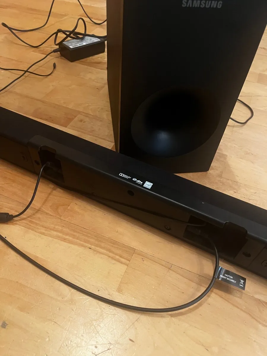 Samsung soundbar and subwoofer - Image 4