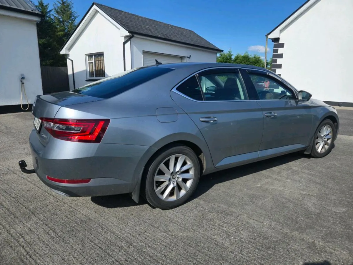Skoda Superb - Image 3