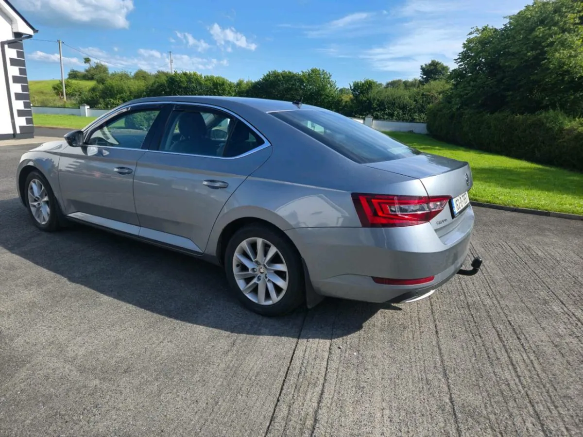 Skoda Superb - Image 4