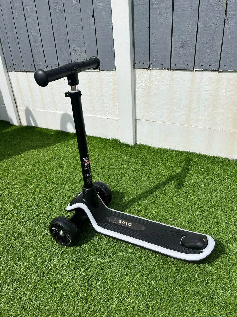 Scooter - Image 1