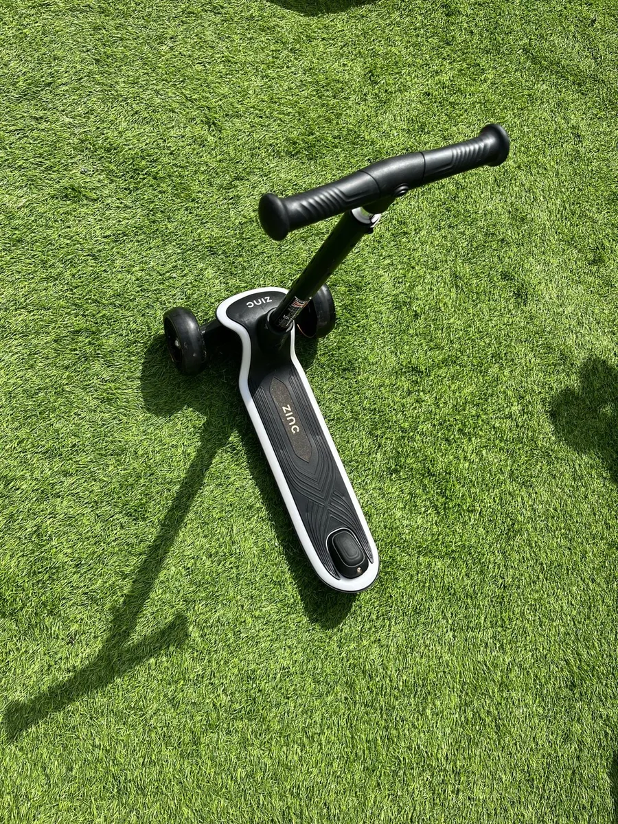 Scooter - Image 2