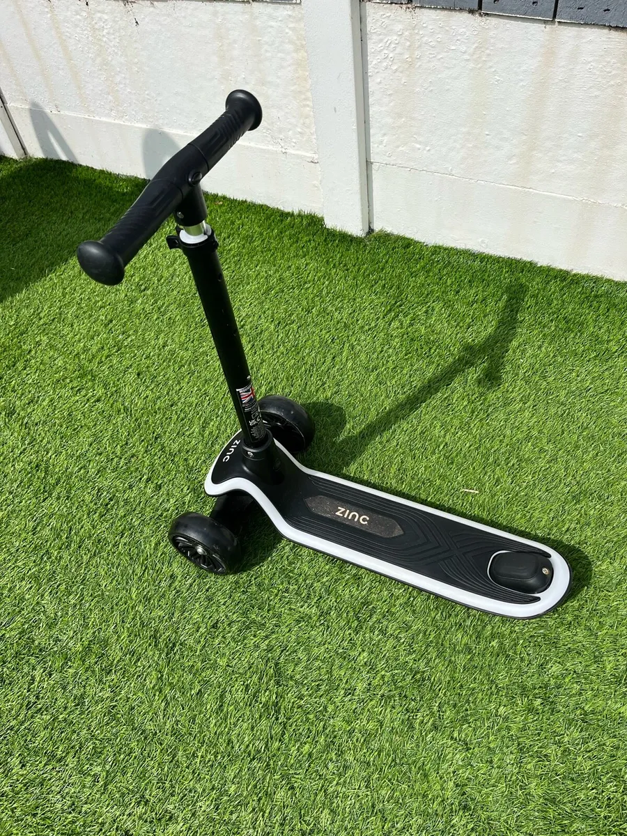 Scooter - Image 3