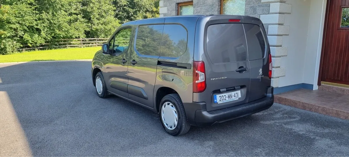 202 Peugeot partner 1.5 Blue HDi - Image 4