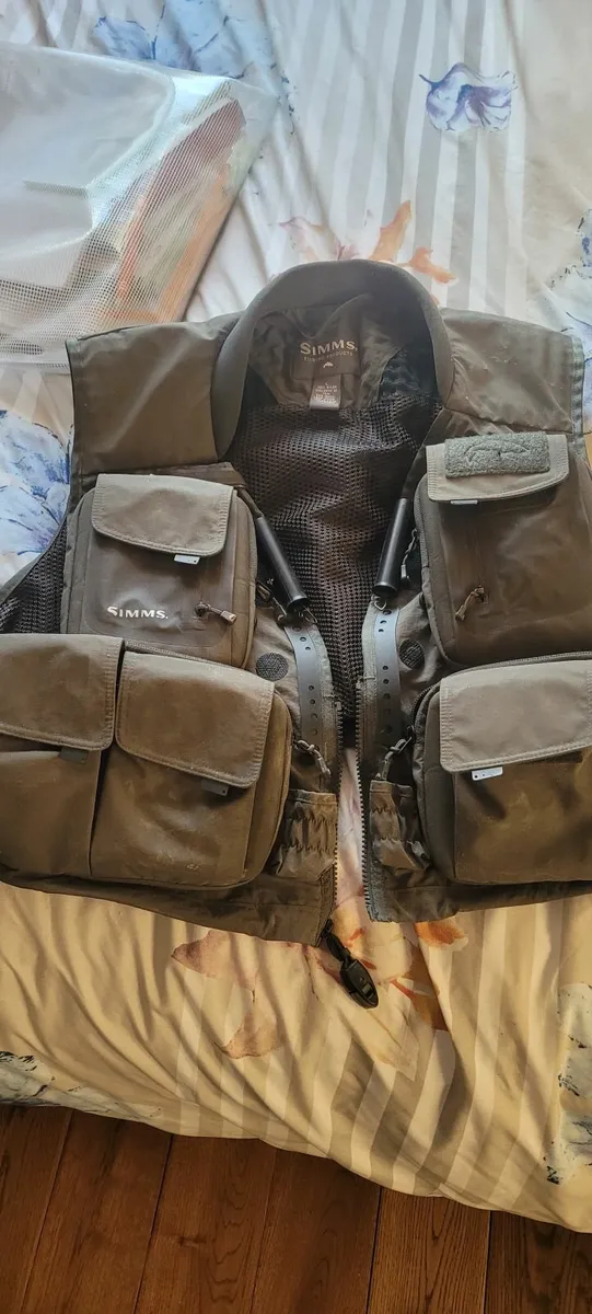 Simms flyfishing waist coat - Image 1