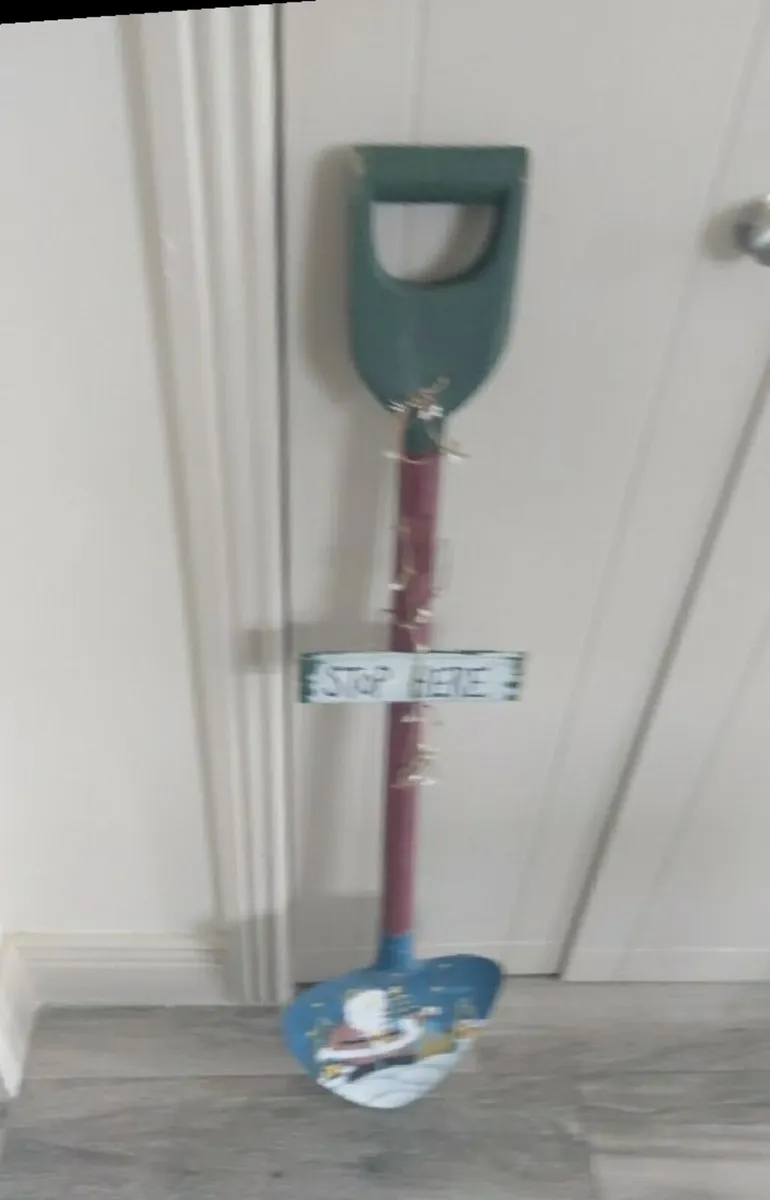 Santa stop here shovel