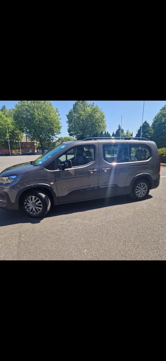 Car - Image 2