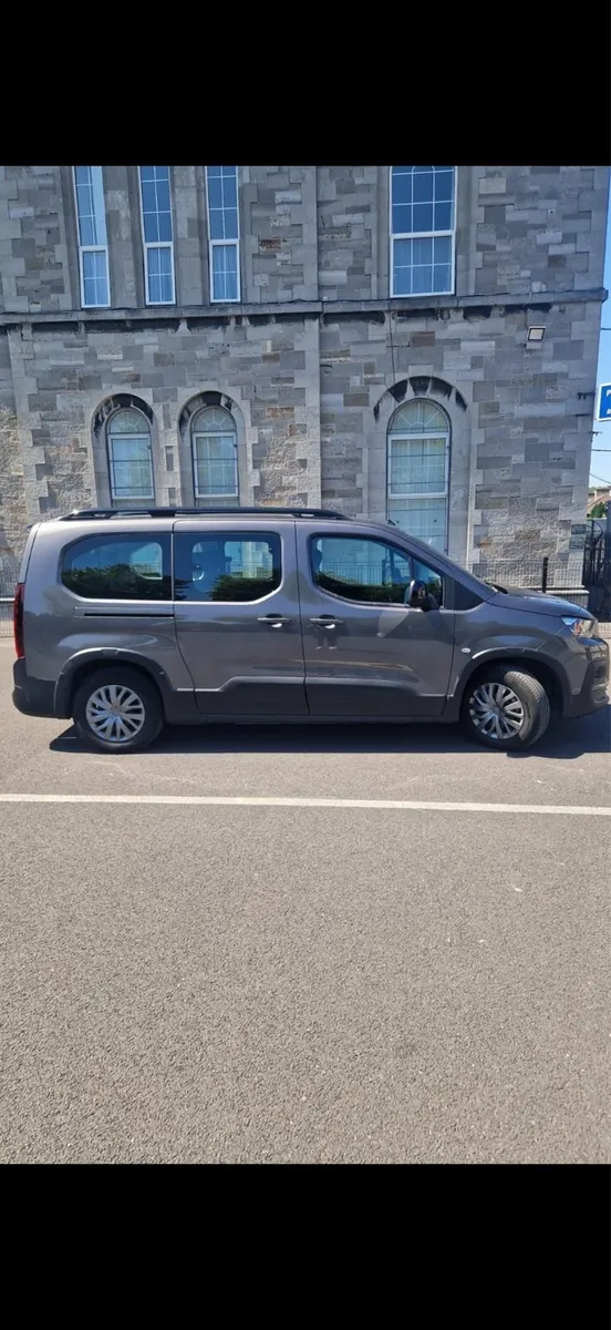 Car - Image 3