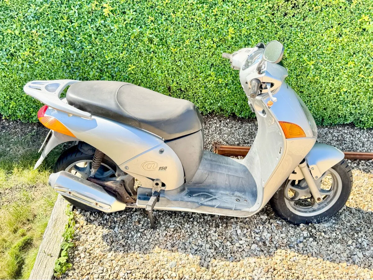 Honda Cycle 150cc moped 1 Owner!! 17K Msl !! - Image 4