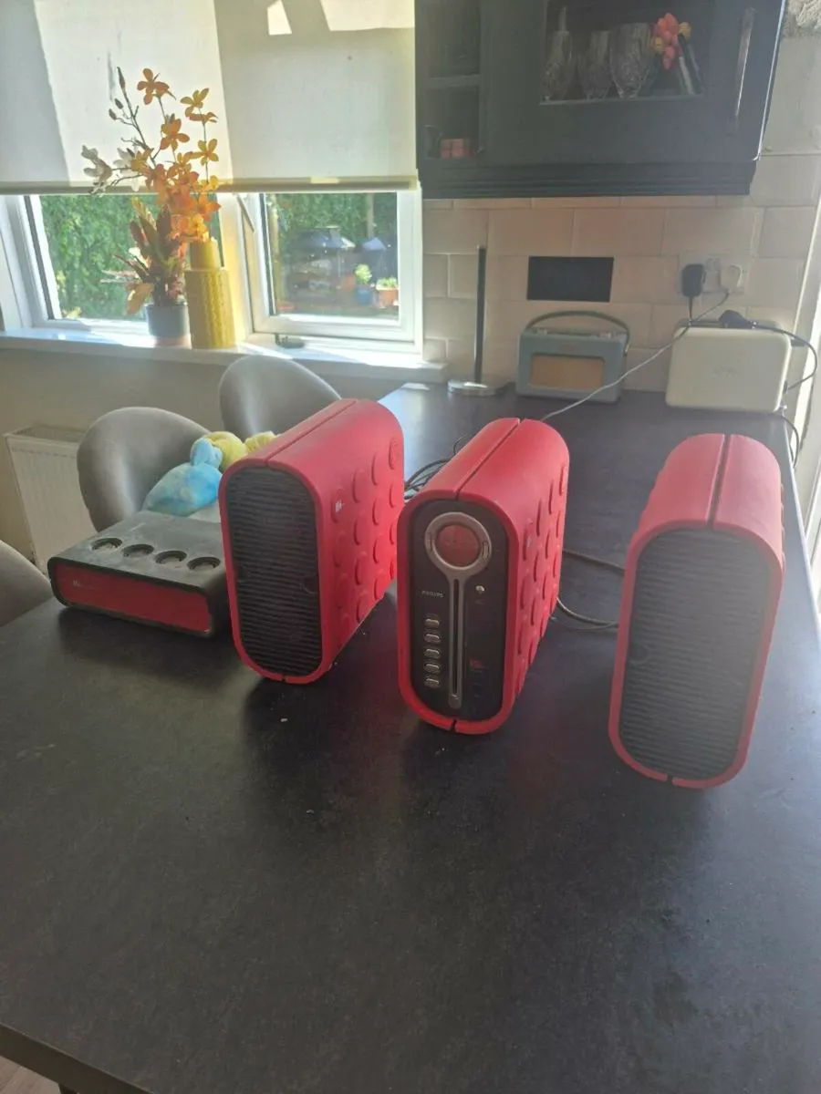 Stereo - Image 1