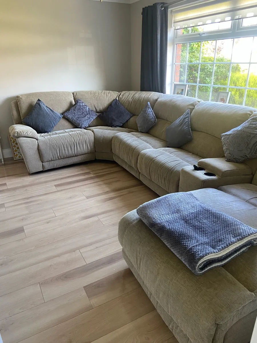 Couch/ Sofa - Image 1