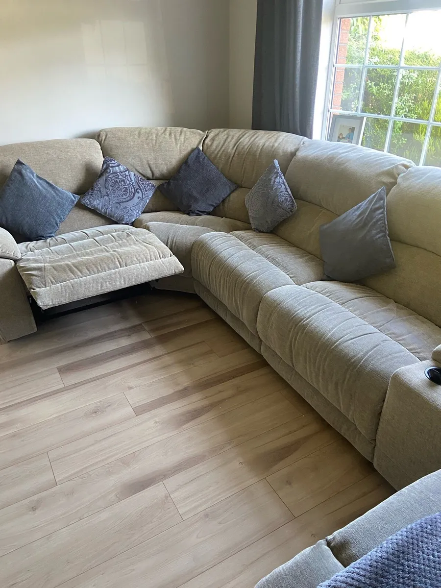 Couch/ Sofa - Image 3
