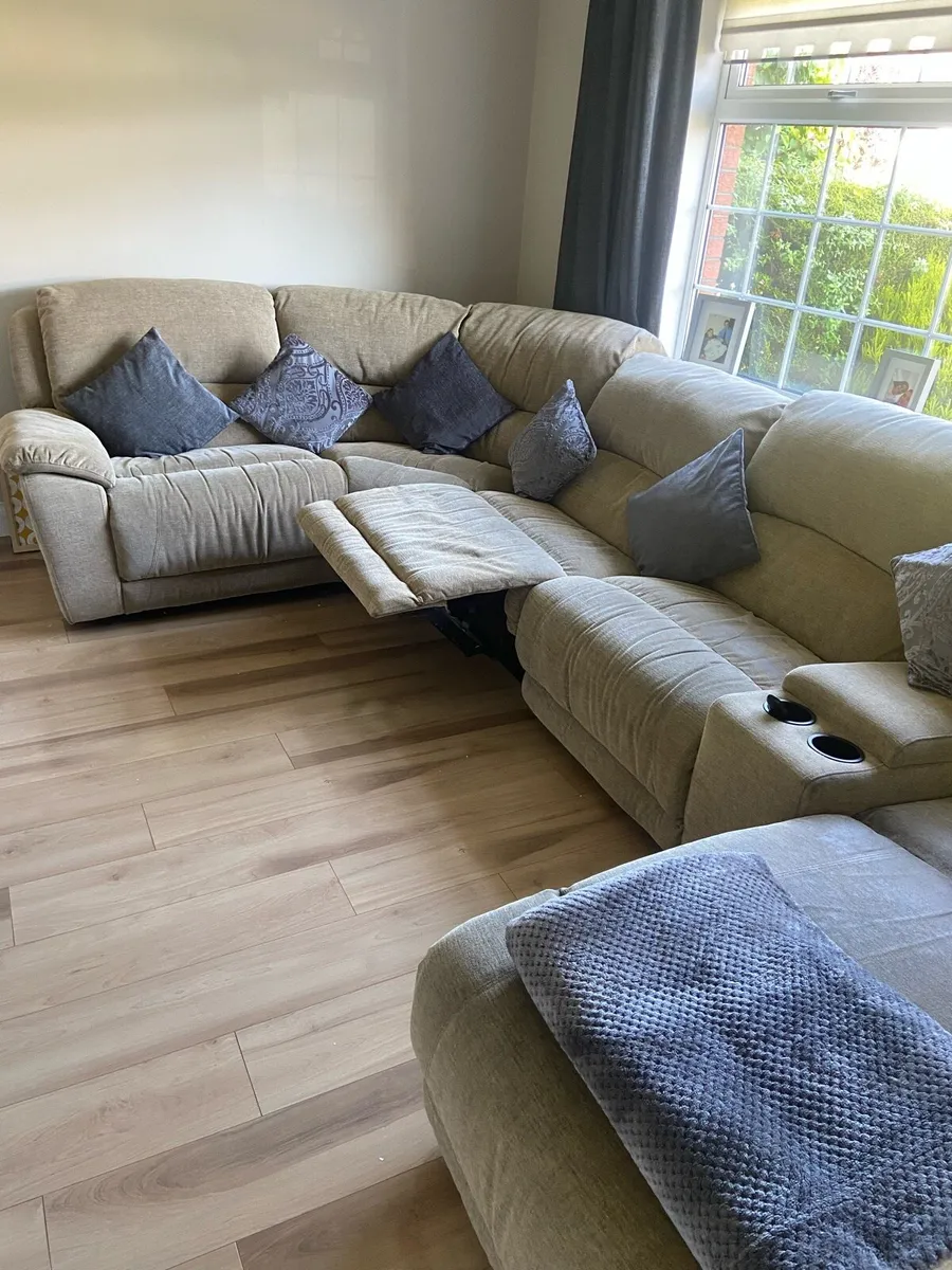 Couch/ Sofa - Image 4