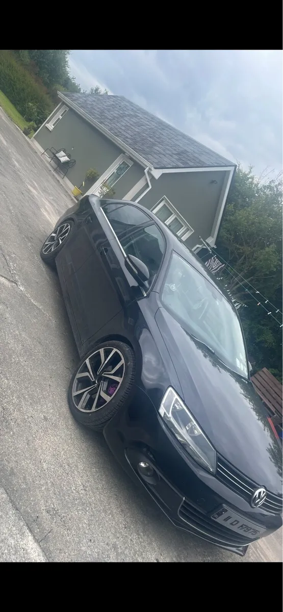 Volkswagen Jetta - Image 2