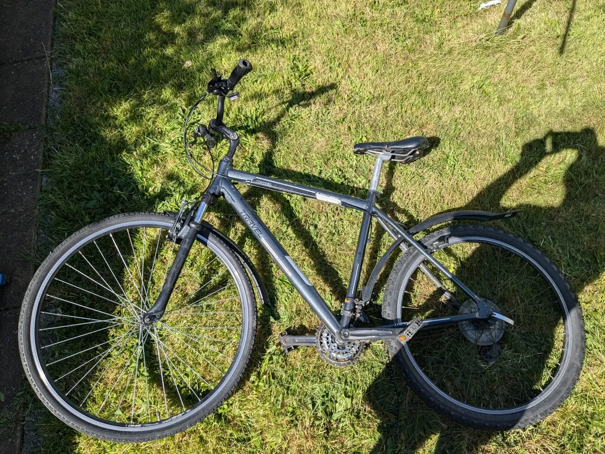 Broken bicycle / for parts