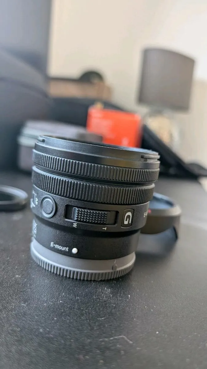 Sony E PZ 10-20mm f/4 G Lens + 2 filters - Image 1