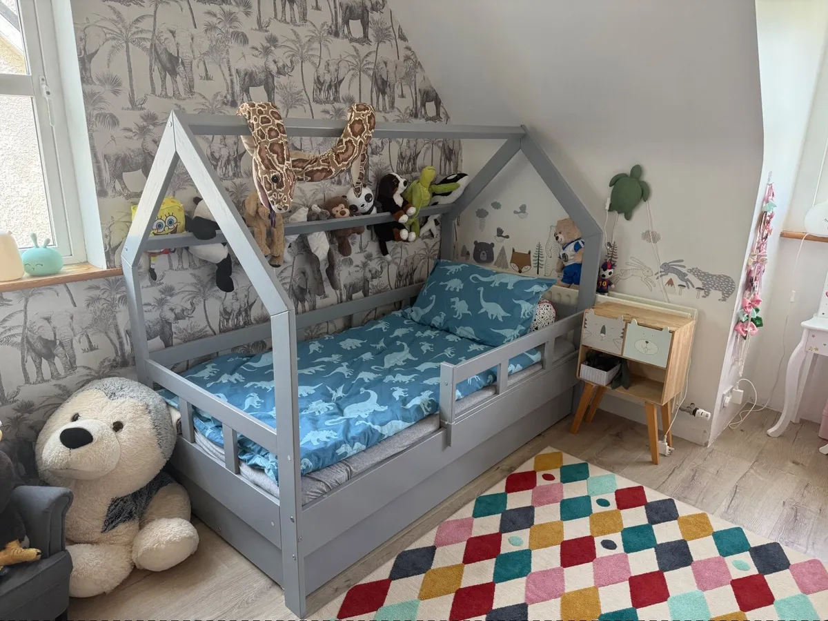 Kids house bed - Image 2