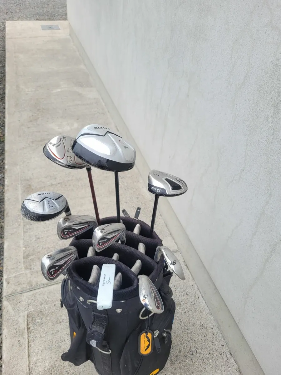 Set of golf clubs - Image 1