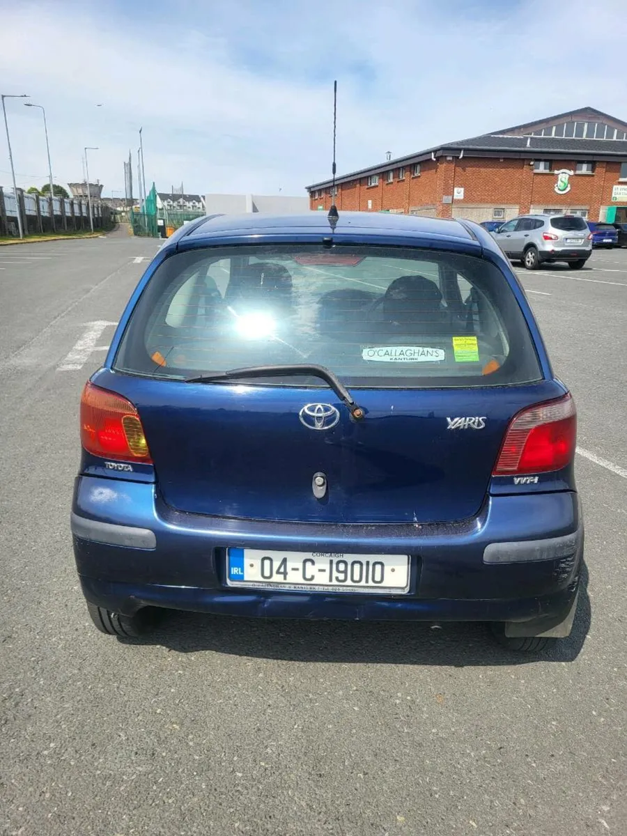 2004 TOYOTA YARIS. 1 LITRE PETROL. NCT 09/25 - Image 3